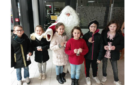 LE PERE NOEL AU CLUB